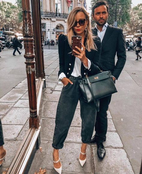 #style @carolinelestang #inspo @chicnchic_factory ❤ Slouchy Jeans Outfit, Couple Goal Outfits, Style Masculin, Slouchy Jeans, Paris Mode, Mode Casual, Looks Street Style, Street Style Paris, Looks Chic