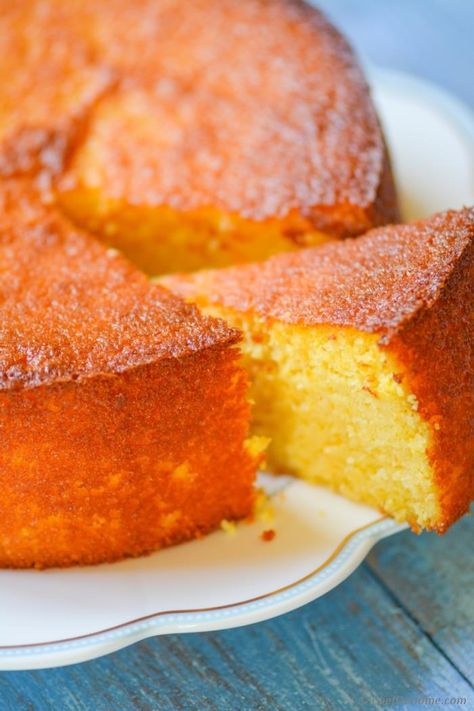 Moist, gluten free, citrus-y clementine cake. An easy recipe and a beautiful cake! Clementine Cake Recipe, Clementine Cake, Dairy Free Cake Recipe, Gluten Free Cake Recipe, Bolo Fit, Dairy Free Cake, Gluten Free Sweet, Gluten Free Cake, Gf Desserts