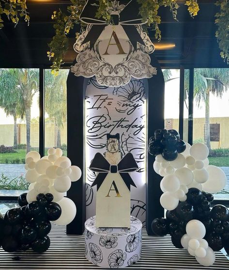 🖤🫶🏻 | Instagram Black Birthday Decoration Ideas, Black White Birthday Party Decor, Birthday Backdrop Design, Black And White Backdrop, Birthday 25, Candy Lady, Bow Garland, Brides Room, Birthday Shots