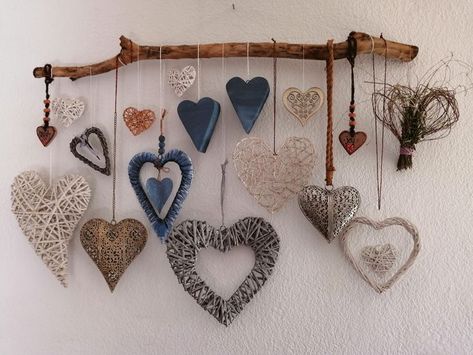 Boho Valentines Day Decor, Boho Valentine, Cards Valentines, Diy Valentine's Day Decorations, Diy Wind Chimes, Diy Valentine, Driftwood Crafts, Diy Valentines Crafts, Heart Pictures