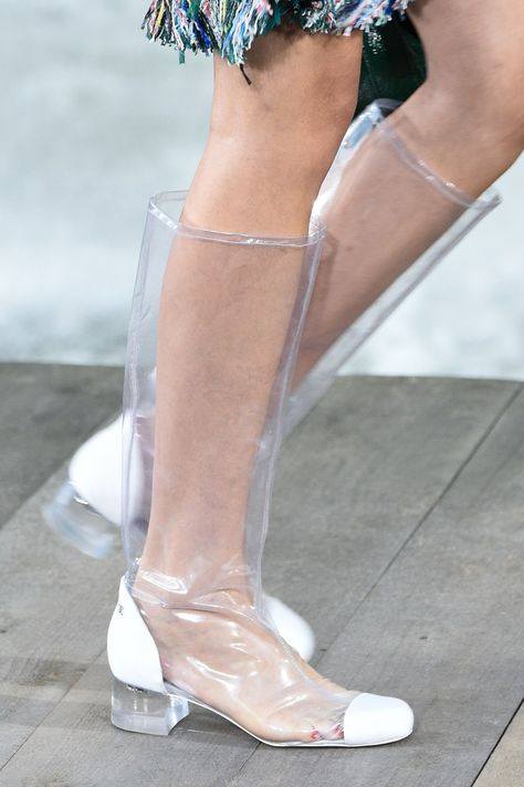 Chanel just sent clear plastic rain boots down the runway during Paris Fashion Week and the Internet was extremely amused. Yeezy Heels, Clear Rain Boots, Chanel Rain Boots, Transparent Boots, Quirky Shoes, Plastic Boots, Clear Shoes, Manolo Blahnik Heels, Plastic Shoes