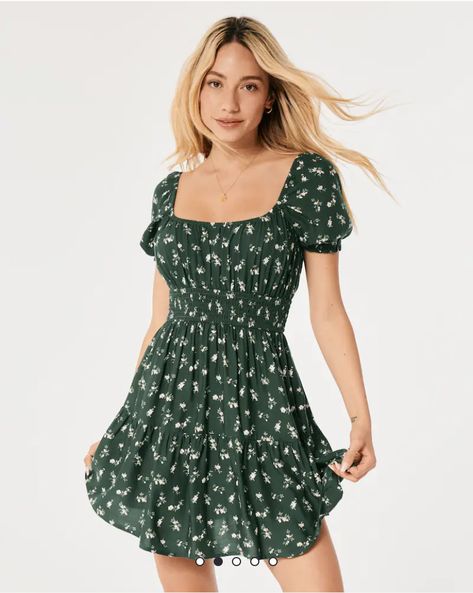 Feminine green floral print dress @ Holister Maroon Floral Dress, Green Floral Print Dress, Skort Dress, Hollister Dresses, Lace Dress With Sleeves, Spring Fever, Green Floral Print, Green Mini Dress, Mini Skater Dress