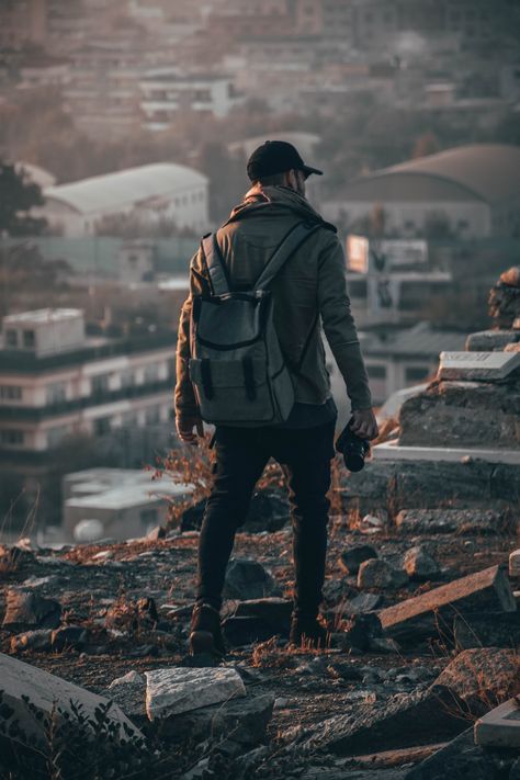 Backpack Photography, Mens Trends, Shoulder Pain, Cool Backpacks, Man Photo, Urban Photography, Photoshop Lightroom, Instagram Captions, Nirvana