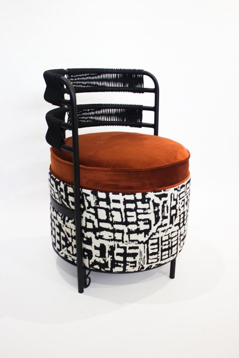 african crowns Kursi Ban, Unique Chairs Design, African Interior Design, African Furniture, African Inspired Decor, African Interior, African Home Decor, Unique Chair, Organic Lines