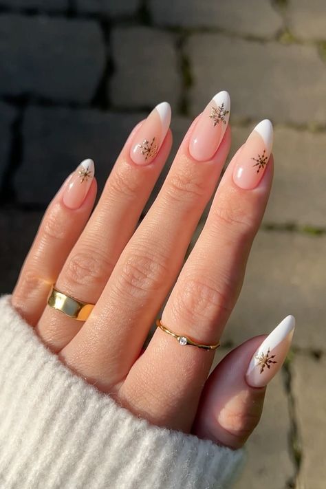 50 Winter Nail Designs You'll Want To Try Snowflake Nail Design, December Nails, Christmas Nails Easy, Snowflake Nails, Disney Nails, Winter Nail Art, Winter Nail Designs, Winter Nail, Neutral Nails