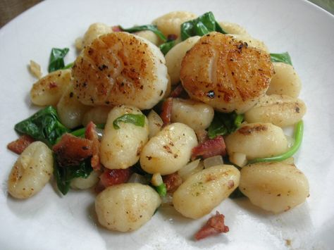 Scallops And Bacon, Carb Friendly Recipes, Uncured Bacon, Homemade Gnocchi, Scallop Recipes, Gnocchi Recipes, Sunday Meal Prep, Shrimp Recipes, Gnocchi