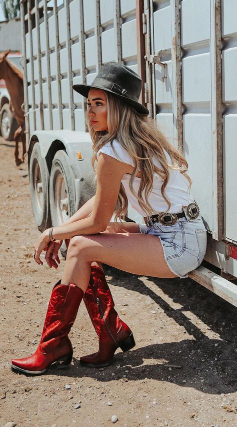 Chic Cowboy Boots Outfit, Boots Outfit Ideas For Women, Leggings With Cowboy Boots, Red Cowgirl Boots Outfit, Red Western Boots, Red Cowboy Boots Outfit, Shorts And Cowboy Boots, Boots Outfit Ideas, Female Warrior Tattoo