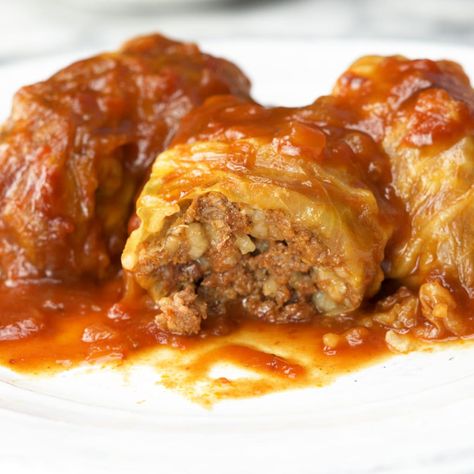 Hungarian Stuffed Cabbage, Stuffed Cabbage Recipe, Easy Stuffed Cabbage, Jewish Foods, Stuffed Cabbage Rolls, Jewish Cuisine, Shabbat Dinner, Cabbage Rolls Recipe, Jewish Celebrations