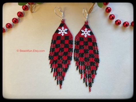 Buffalo Plaid Design Snowflake Beaded Fringe Earring Country Western Charm Winter Fashion Accessory Bead4fun Gift Idea for Her - Etsy Seed Bead Ideas, Winter Accessories Fashion, Fringe Earring, Stitch Earrings, Brick Stitch Earrings, Bead Ideas, Beading Jewelry, Beaded Fringe, Earring Patterns