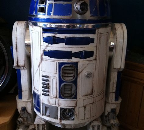 Robot Building, Star Wars Crafts, Star Wars Room, Star Wars Diy, Star Wars Halloween, Star Wars Models, Star Wars Droids, Star Wars R2d2, Pi Projects