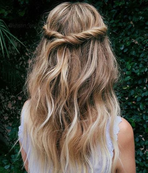 pinterest / @lilyxritter Down Hairstyles For Long Hair, Hair Winter, Winter Wedding Hair, Half Bun, Half Ponytail, Bun Styles, Hair Idea, Hair Easy, Long Blonde