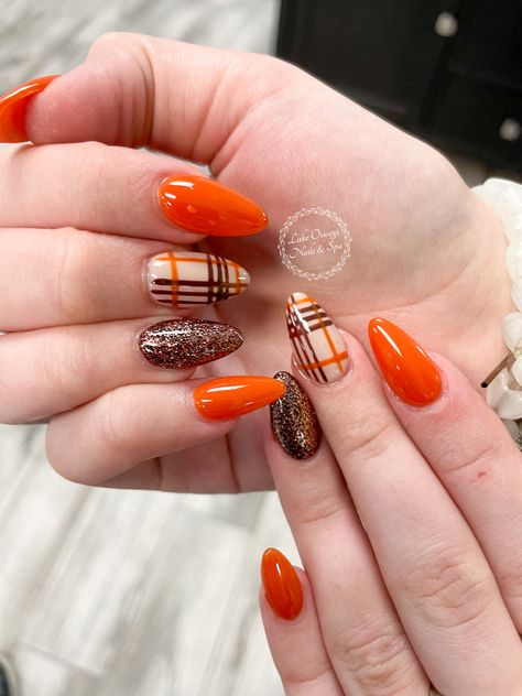 End Of Fall Nails, Orange Plaid Nails, Autumn Biab, Fall Plaid Nail Designs, Beginning Of Fall Nails, Plaid Nails Fall, Fall Themed Nails, Plaid Nail Designs, Fall Thanksgiving Nails