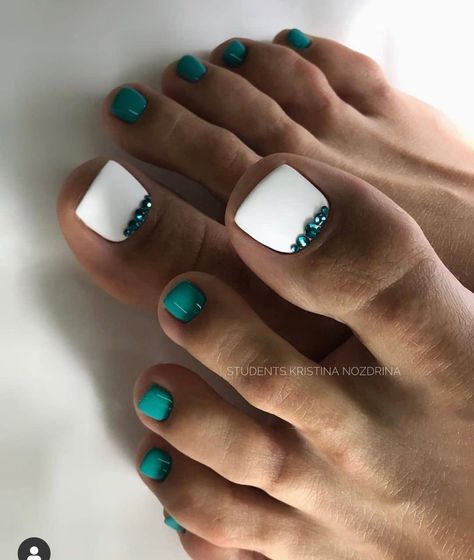 Feet Nail Design, Pedicure Designs Toenails, Foot Nail, Ten Nails, Pedicure Ideas, Gel Toe Nails, Toe Nail Color, Pretty Toe Nails, Cute Toe Nails