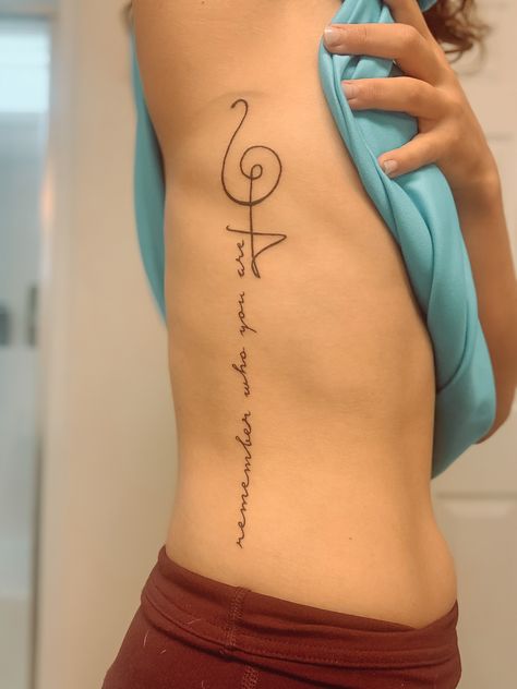 Remember who you are and the Hakuna Matata symbol side rib cage tattoo Hakuna Matata Tattoo Ideas, Remember Who You Are Tattoo, Hakuna Matata Symbol, Hakuna Matata Tattoo, Font Tato, Shin Tattoo, Ribcage Tattoo, Literary Tattoos, Infinity Tattoos