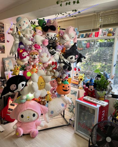 Secret Project Codename: Evil Plushie Wall complete 😈🤫☃️😵‍💫 Special shout out to the mentally stable people from Facebook I’ve been driving to meet for the last 4-5 weeks collecting little guys for this project 🐸😋. I’ve already used it as a backdrop and taken a bunch of photos of some really wild hair projects these last couple days I’m keen to show off soon. Could use a couple more gap fillers but I reckn it goes crazyy!!!! 😝📈 Plushie Wall, Mentally Stable, Hair Projects, Wild Hair, Shout Out, Gap, Take That, Wall, Hair