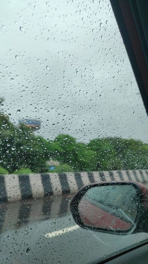 Rain Rainy Car Aesthetic, Car Window Snap, Rain Car Window, Rain Car Snap, Rain Snap Story, Raining In The City, Rain Snapchat, Blank Pages Aesthetic, Rain Snap