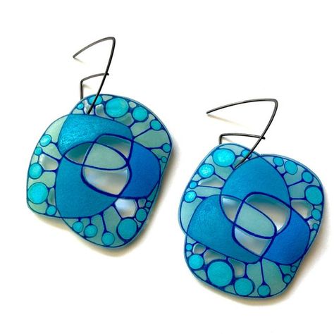 becky sawyer on Instagram: "Blue Bubblicoius 💙 These are available 🤩Questions are welcomed through messenger  Shrink plastic with pencil crayon, and oxidized sterling silver   Click here to see examples of my work: instagram.com/beckysartattack   #earart #artjewelry #modernartjewelry  #contemporaryartjewelry #statementearrings #shrinkplastic #drawing #coloredpencil #artforears #leagueofnhcraftsmen #mixedmedia #notwoalike #modernjewelry #doodling #abstractearrings  #jewelrydesigner #plasticjewelry #nonmetaljewelry #handmade #oxidizedsilverjewelry #wearableart #uniquejewelry #designerjewelry #artistmade #originaldesign #creativejewelry #accessoriesofinstagram #earringsofinstagram #oneoffs #noreplicas" Ear Art, Shrink Art, Abstract Earrings, Art Jewelry Contemporary, Pencil Crayon, Handmade Jewelry Earrings, Plastic Crafts, Shrink Plastic, Clay Jewelry Diy