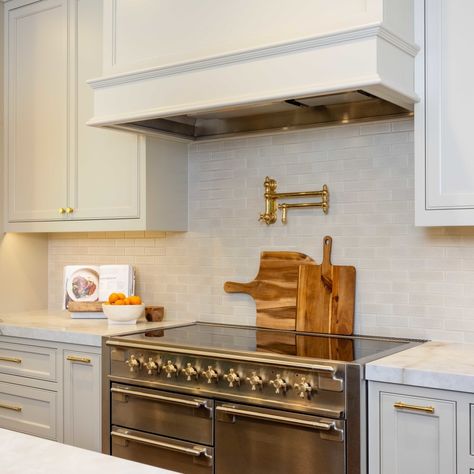 Can we take a moment to appreciate this beauty? The @aga_range_usa Elise induction range. We chose the stainless steel body with brass knobs. 😍 Design by @inthedeets_design Build by @konstructoinc Photography by @jcheshirephoto Aga Elise Induction Range, Cooktop With Hood, Stove In Kitchen, Aga Range, Induction Range, House Updates, Electric Cooktop, Electric Stove, Electric Range