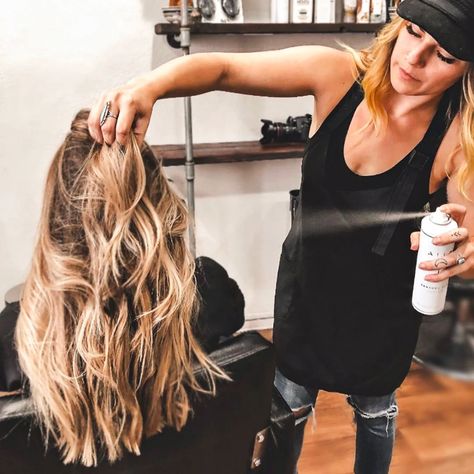 Dry Texturizing Spray: Everything You Need to Know [The Ultimate Guide] Oribe Texturizing Spray, Finishing Spray Hair, Best Texturizing Spray, Fine Oily Hair, Long Hair Volume, Oribe Dry Texturizing Spray, Hair Volume Spray, Long Hair Waves, Volumizing Spray