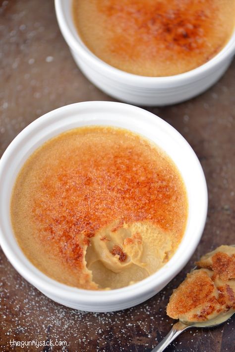 Apple Creme Brulee Recipe - The Gunny Sack Apple Creme Brulee, Crème Brûlée Recipe, Vegan Creme Brulee, Creme Brulee Cheesecake, Baked Apple Dessert, Cream Brulee, Apple Cream, Creme Brulee Recipe, Brulee Recipe