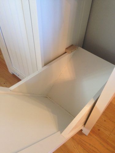 Tilt Out Trash Can, Can Cabinet, Trash Can Cabinet, Woodworking Plans Free, Laundry Hamper, Easy Woodworking Projects, Cabinet Design, Diy Kitchen, Home Renovation