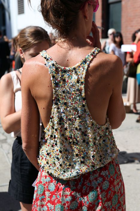 jewels Detail Couture, Looks Street Style, Sequin Tank, Festival Looks, Fashion Week Street Style, Sequin Top, Looks Style, Mode Inspiration, Look Chic