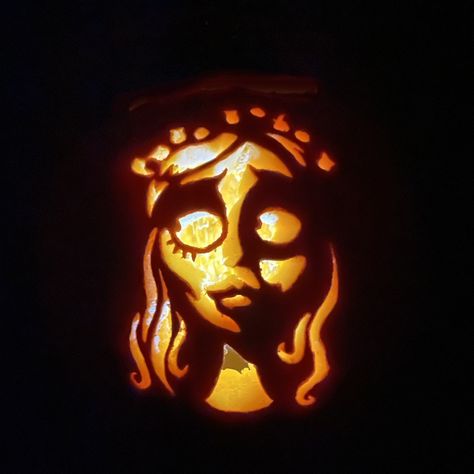 Emily Corpse Bride Pumpkin Carving, Pumpkin Carving Designs Aesthetic, Emily Pumpkin Carving, Corpse Bride Jack O Lantern, Emily Corpse Bride Pumpkin, Pumpkin Carving Ideas Contest, Wybie Pumpkin Carving, Pumpkin Carving Ideas Corpse Bride, Jack Sleketon Pumpkin