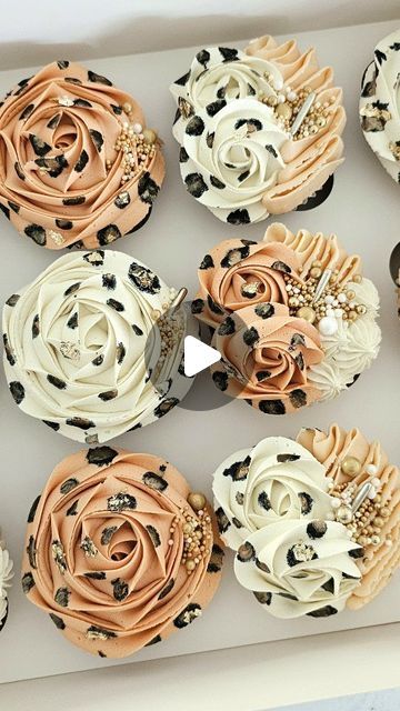 Bouqcake Blossoms on Instagram: "Watch me make some animal print cupcakes 🐆 🌸  #cupcakesofinstagram #cupcakedecorating #cupcakeinspiration #leopardprint #reelsinstagram #pipingflowers #leopardprintcupcakes #buttercreamroses #bakingvideo #buttercreamrosettes #whiteleopard #cupcakestyling #cupcaketrends #cupcakegoals  #instabake #brisbanecakeartist #rosettecake #leopardprintcake #cakereel #satisfyingreels #rosettecupcakes #pipingtechniques #goldsprinkles #buttercreamflowertutorial #whiteandgoldcake #cupcakestyles #cupcakeart #brisbanecupcakes #cupcakevideos #floralpiping" 60th Cupcakes, Leopard Print Cupcakes, Animal Print Cupcakes, Rosette Cupcakes, Buttercream Flowers Tutorial, Leopard Print Cake, Bike Decorations, Cupcake Videos, Piping Flowers