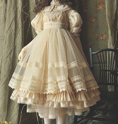 Victorian Baby Clothes, White Victorian Dress, Victorian Children's Clothing, Vintage Doll Dress, Vintage Girls Clothes, Dress Form Mannequin, 1800s Fashion, Sewing Doll Clothes, Victorian Clothing