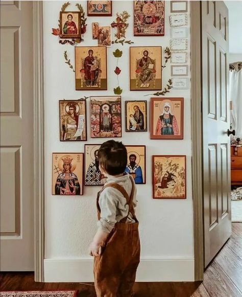 Monastery Icons, Home Altar Catholic, Catholic Home, Catholic Altar, Catholic Decor, Prayer Corner, Catholic Family, Inspirational Wall Decor, Catholic Kids