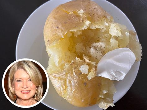 Trying Martha Stewart's Trick to Make Baked Potatoes Better - Business Insider Baked Yukon Gold Potatoes, Make Baked Potatoes, Best Baked Potato, Perfect Baked Potato, Making Baked Potatoes, Dried Potatoes, Baked Potato Recipes, Food Sides, Homemade Gluten Free