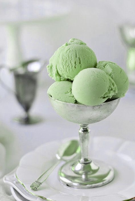 Mint Milkshake, Mint Gelato, Mint Choco, Green Ice Cream, Afk Arena, Mint Ice Cream, Cream Style, Mint Color, Mint Chocolate