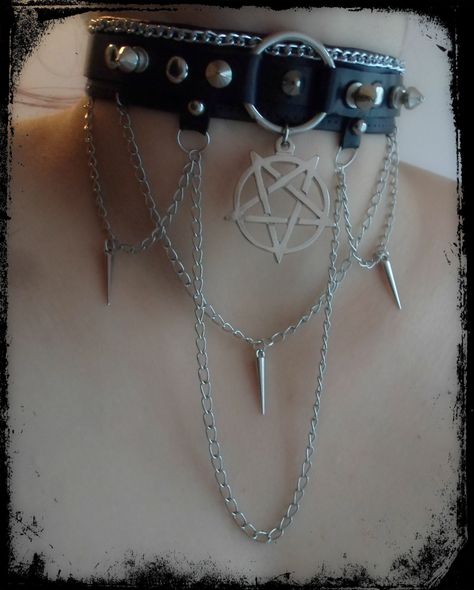 Emo Choker, Pentagram Choker, Grunge Chokers, Emo Jewelry, Grunge Jewelry, Edgy Jewelry, Gothic Chokers, Emo Outfits, Leather Chokers