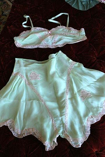 20s Lingerie, 90s Lingerie, Victorian Lingerie, Flapper Era, Lingerie Vintage, Shabby Chic Stil, Retro Lingerie, Lingerie Inspiration, Cute Lingerie