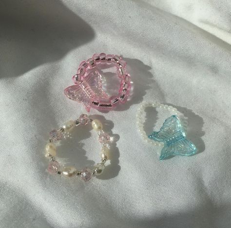 Beaded Rings Aesthetic, Beaded Jewelry Rings, Aesthetic Beads, Butterfly Rings, Diy Beaded Rings, Beaded Butterfly, Diy Ring, Jewerly Beads, Easy Art Projects