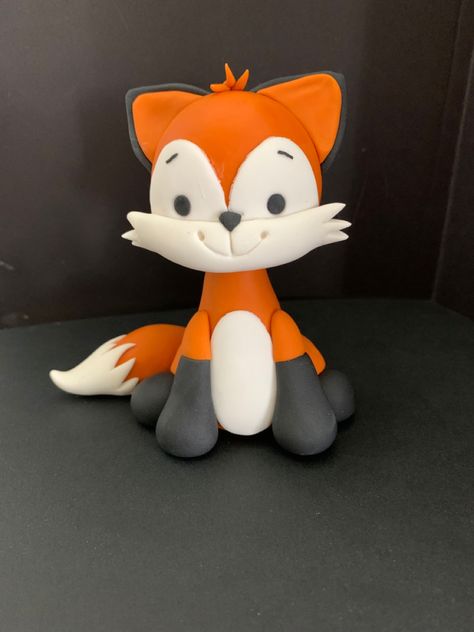 Fox Fondant, Fox Cake Toppers, Binder Decoration, Bear Baby Shower Cake, Fox Cake, Woodland Cake, Fondant Cake Topper, Christmas Cake Decorations, Fondant Cake Toppers