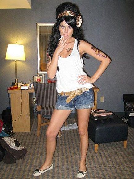 amy winehouse Amy Wine House Costumes, Any Winehouse Costume, Amy Wine House Costume, Amy Wine House Halloween Costume, Amy Winehouse Dress Up, Any Winehouse Halloween Costume, Amy Winehouse Halloween Costume, Amy Wine House Halloween, Amy Winehouse Halloween