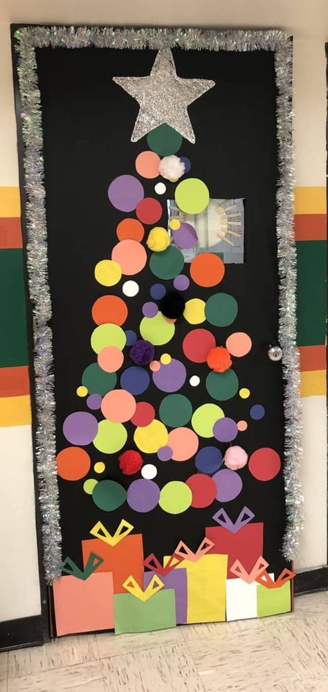 Fun + Easy Christmas Crafts for Kids | WeHaveKids Tree Door Decoration, Door Decorations Classroom Christmas, Christmas Tree Door, Christmas Door Decorating Contest, Christmas Classroom Door, Tree Door, School Door Decorations, Door Decorating Contest, Christmas Bulletin