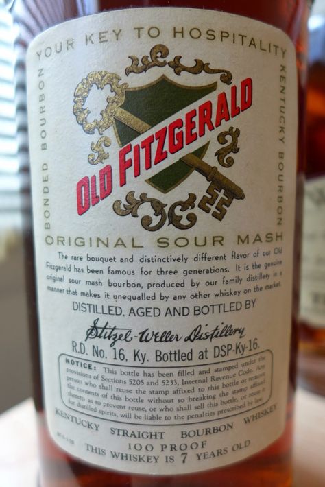 The Key to Hospitality - reverse label of the 1959-1966 BIB Old Fitzgerald Bourbon Whiskey Canadian Whiskey, Different Eras, Green Room, Antique Bottles, Honest Tea, Irish Whiskey, Bourbon Whiskey, Poster Retro, Scotch Whisky