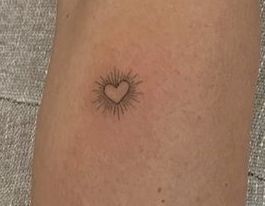 Hand Heart Tattoo, Cosmic Tattoo, Taboo Tattoo, Hand And Finger Tattoos, Small Pretty Tattoos, Red Tattoos, Matching Tattoo, Dainty Tattoos, Subtle Tattoos