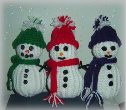 Loomed Snowmen from bevscountrycottage.com Round Loom Knitting, Circle Loom, Loom Crochet, Round Loom, Spool Knitting, Knifty Knitter, Loom Craft, Loom Knitting Projects, French Knitting