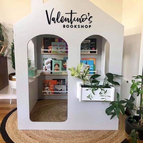 Prepp'd Kids on Instagram: “Omg I love this take on an Indoor Cubby!! How cool 😍 . Don’t you love a great bookshop📚 This is Remi Indoor Cubby by Hide & Seek Kids ✨pics…” Daycare Cubby Ideas, Kids Play House Indoor, Play Houses For Kids Indoor, Playroom House, Kids Play Area Indoor, Kids Cubbies, Play Cafe, Indoor Playroom, Creative Kids Rooms