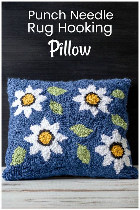 Learn a few basics about rug hooking and a pattern to make this punch needle rug hooking pillow. Easy Floral Pattern, Rug Hooking Patterns Free, Punch Needle Rug, Punch Needle Pillow, Hooked Pillow, Monks Cloth, Rug Hooking Patterns, Punch Needle Patterns, Work Diy