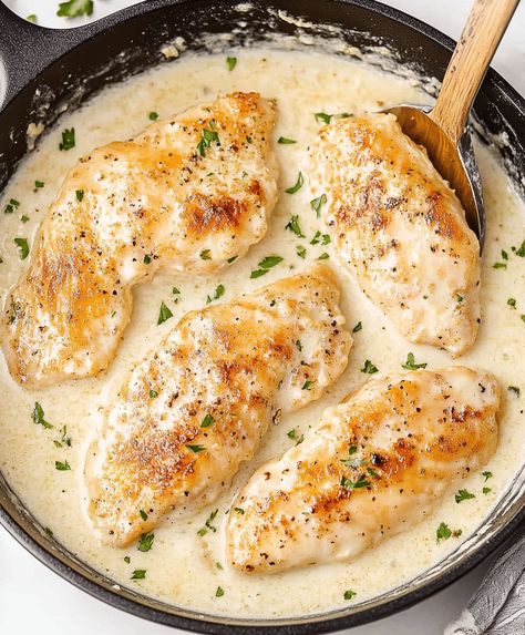 Creamy Garlic Parmesan Chicken Recipe Crockpot Garlic Parmesan Chicken, Creamy Garlic Parmesan Chicken, Creamy Parmesan Chicken, Cream Sauce For Chicken, Garlic Parmesan Sauce, Parmesan Cream Sauce, Creamy Garlic Chicken, Creamy Parmesan, Garlic Parmesan Chicken