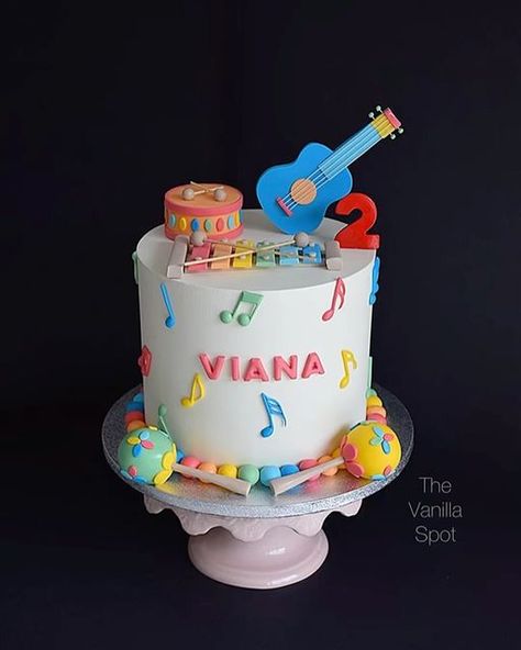 Cake Music Design, Instrument Birthday Party, Music Birthday Cakes, Music Birthday Cake, Musical Birthday Party, Musical Cake, Bolo Musical, Music Themed Cakes, Music Theme Birthday