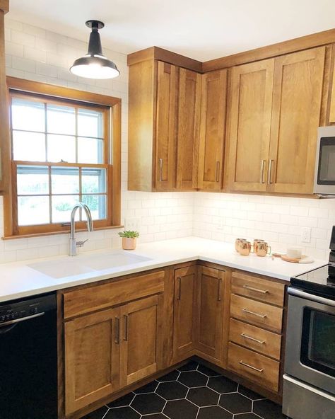 Oak Cabinets Tile Floor, Kitchen Tile Floor With Oak Cabinets, Flooring With Honey Oak Cabinets Farmhouse, Tile Floor Oak Cabinets Kitchen, Kitchen Tile Floor With Maple Cabinets, Honey Maple Kitchen Cabinets And Coonter Tops Color Choice, Kitchen Black Counter, Honey Oak Cabinets, Diy Kitchen Projects