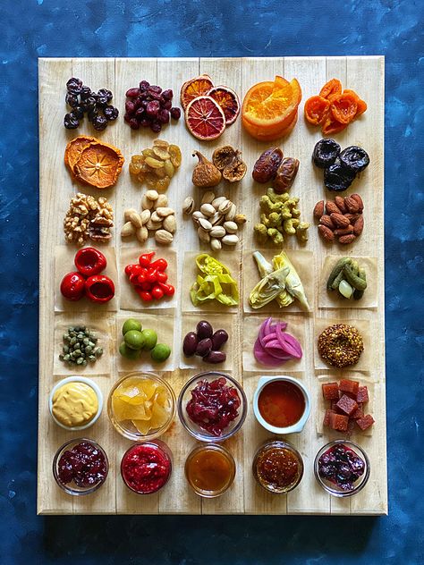 Cheeseboard Recipe, Perfect Cheese Board, Healthy Cheese, Make Simple Syrup, Blueberry Compote, Cheese Pairings, Dried Figs, Bad Attitude, Cherry Tart