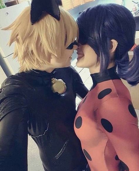 Miraculous Ladybug Cat Noir Costume, Couples Cosplay, Ladybug Costume, Anime For Life, Ladybug And Cat Noir, Casual Cosplay, Ladybug Comics, Amazing Cosplay, Cat Noir