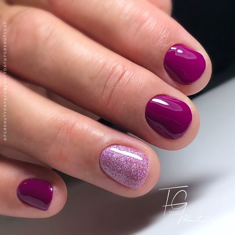 February Shellac Nails, Fuchsia Nail Designs, Valentine Dip Nails, Glitter Gel Nails, Simple Gel Nails, Cute Gel Nails, Nails Only, Pink Nail, Dipped Nails