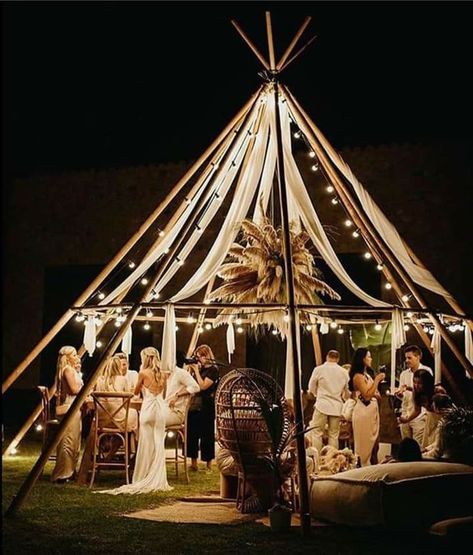 Diy Tipi, Cinema Cafe, Picnic Decor, Festival Themed Party, Sangeet Decor, Teepee Party, Boho Beach Wedding, Tipi Wedding, Outdoor Wedding Decorations